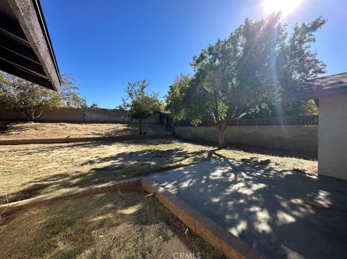 44840 Hanstead Ave, Lancaster CA  93535-2739 exterior