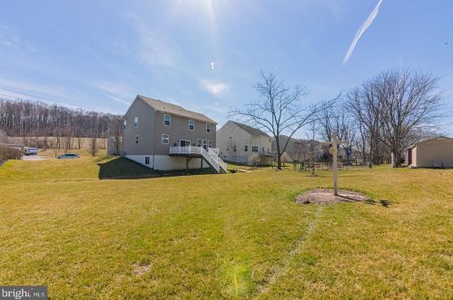 303 8th Ave, Parkesburg PA  19365-1359 exterior