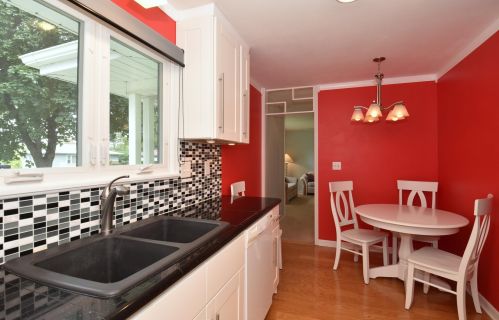 1647 Rushmore Dr, Waukesha WI  53188-2213 exterior