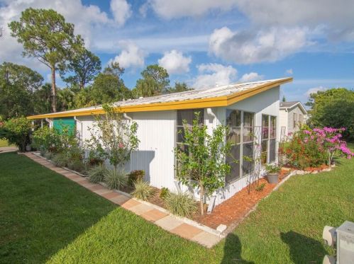 911 Courier St, Vero Beach FL  32966-8737 exterior