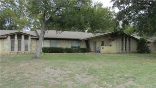 332 Cooper Dr, Hurst TX  76053-6131 exterior