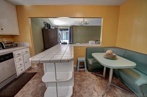 3826 Catamarca Dr, San Diego CA 92124-3403 exterior