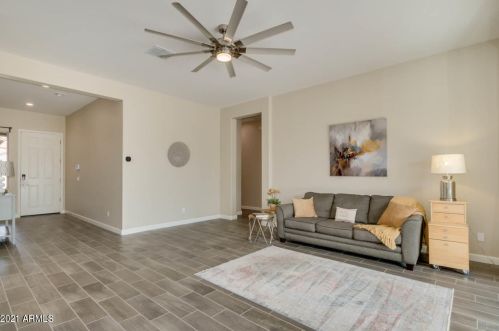 4926 Quiet Way, Gilbert AZ  85298-0648 exterior