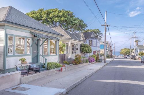 120 17th St, Del Monte Park, CA 93950-2605