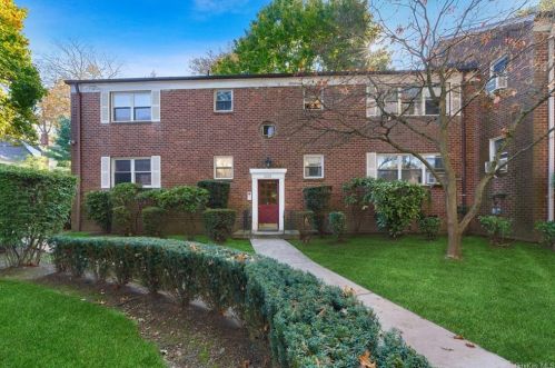 2226 Palmer Ave, New Rochelle, NY 10801-3036