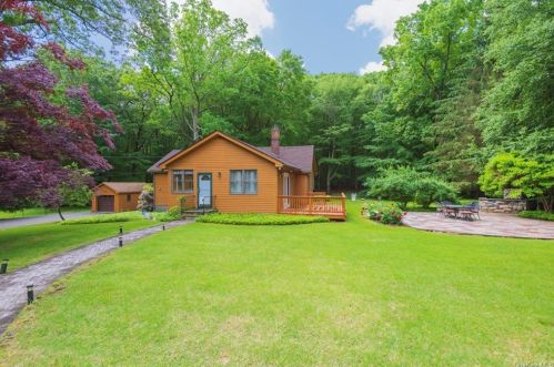 1549 Sylvan Rd, Mohegan Lake, NY 10547-1928