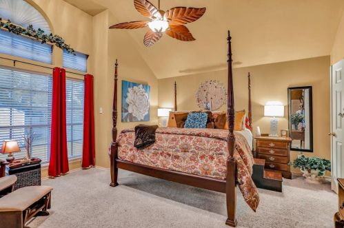 5352 Warm Springs Trl, Fort Worth TX  76137-3922 exterior