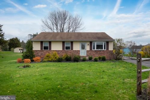 3064 Duckworth Dr, Pottstown, PA 19464-2750