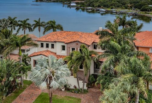 7817 Causeway Blvd, Saint Petersburg, FL 33707-1005