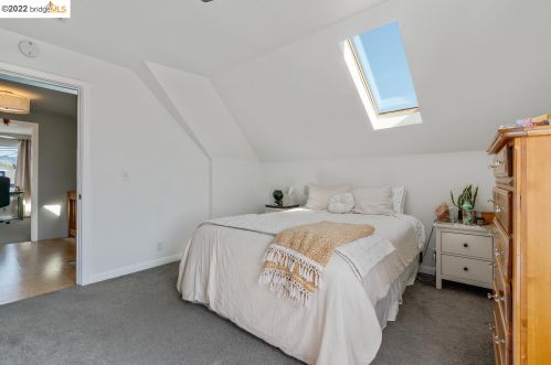 5937 Fremont St, Oakland CA 94608-2217 exterior