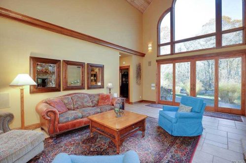 2600 Paradise Point Rd, Southold NY  11971-5109 exterior