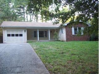 5525 Scenicwood Rd, Knoxville, TN 37912-3430