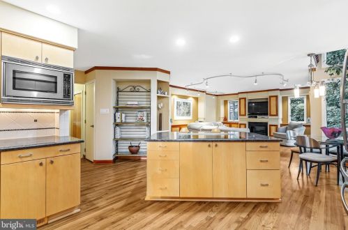 1483 Buck Crk Dr, Yardley PA 19067-4053 exterior