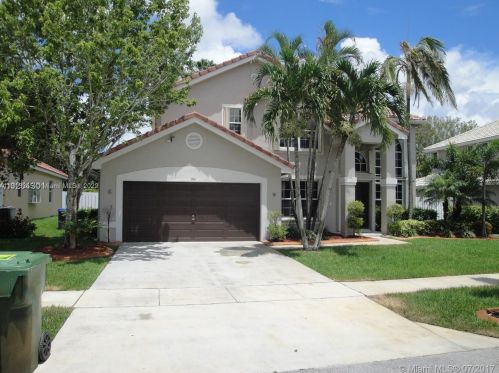 561 178th Way, Hollywood FL  33029-4105 exterior