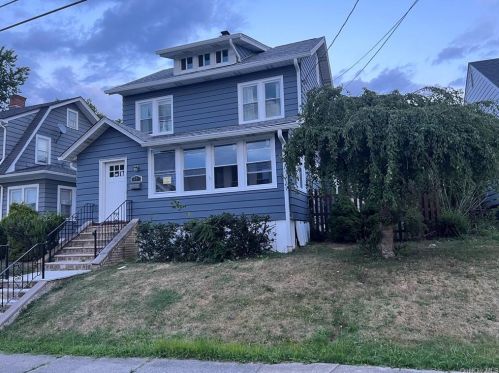 24 Bonnell Pl, Middletown, NY 10940-5629