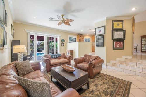 15612 16 Ct, Hollywood FL 33027-2347 exterior