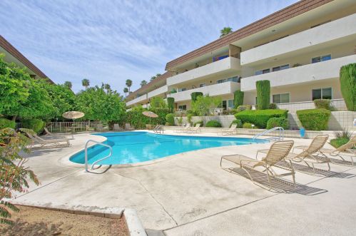 2301 Skyview Dr, Palm Springs CA  92264-9367 exterior