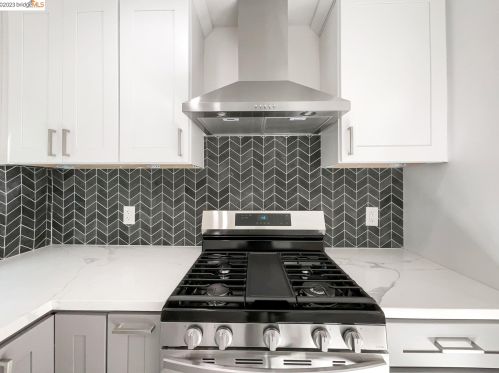 1451 Crestwood Dr, San Bruno CA  94066-1907 exterior