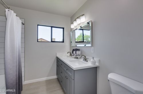 2902 18th Ave, Phoenix AZ  85015-6118 exterior