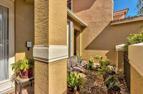 7631 Bristol Cir, Naples FL  34120-0690 exterior