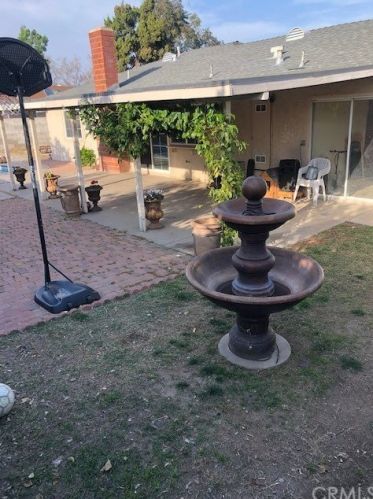 718 Idyllwild Ave, Rialto CA  92376-4816 exterior