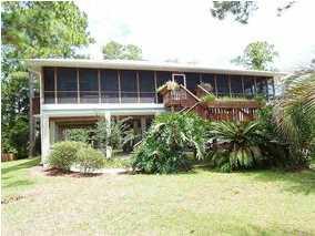 88 Driftwood Dr, Ochlockonee Bay, FL 32346-2579
