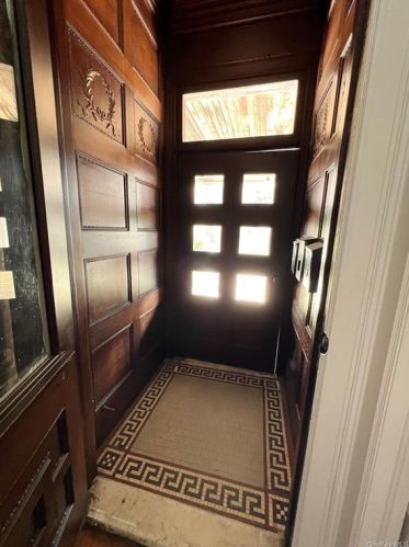 205 Prospect Ave, Mount Vernon NY  10550-2347 exterior