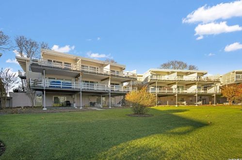 35 Library Ave, West Hampton Beach NY  11978-2671 exterior