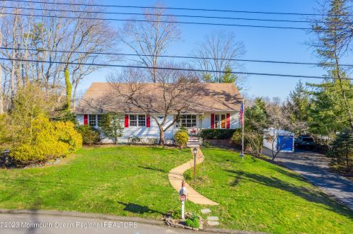 749 Holly Berry Ln, Bricktown, NJ 08724-1123