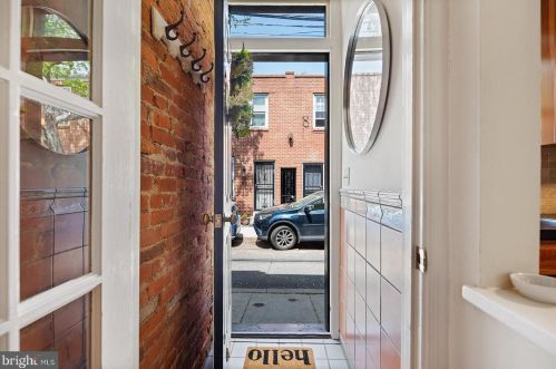 1918 Kater St, Philadelphia, PA 19146-1432