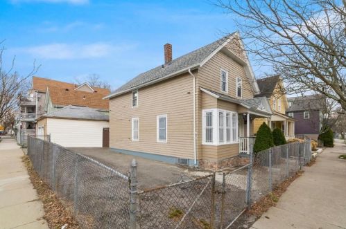 174 Hamilton St, Providence, RI 02907-1814