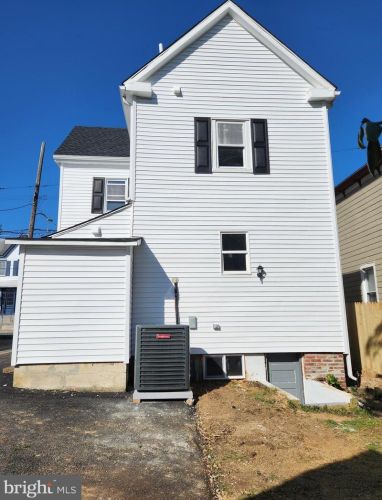 112 Main St, Saint Georges DE  19733-2020 exterior