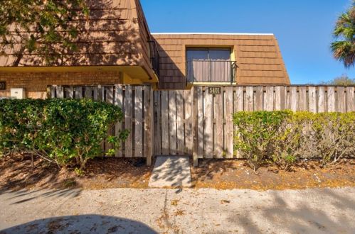 5401 Elm Ct, Orlando, FL 32811-6731
