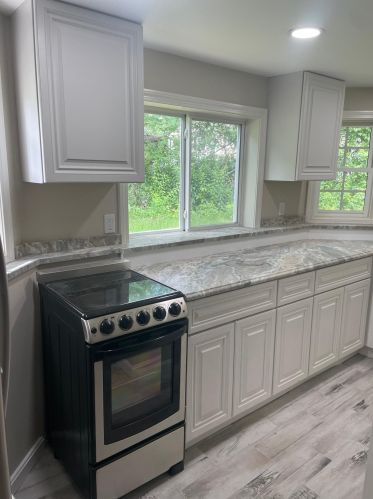 15 Whittier Dr, Seabrook NH  03874-4050 exterior