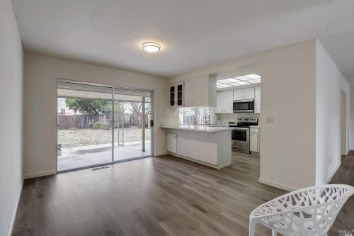 6596 Meadowridge Dr, Santa Rosa CA  95409-5863 exterior