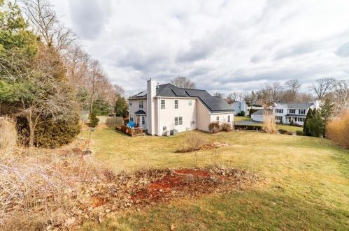 13 Betty St, Lincoln RI  02865-2203 exterior