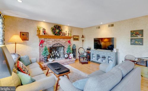 411 Shipwrighter Way, Lansdale PA  19446-4022 exterior