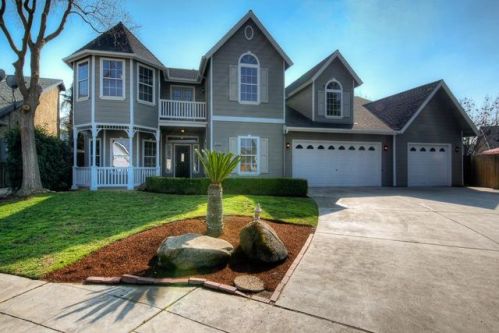 126 Warwick Ave, Clovis, CA 93619-3708