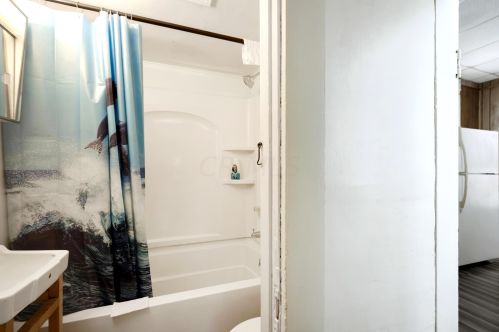 1001 Beatty Ave, Cambridge OH  43725-1921 exterior