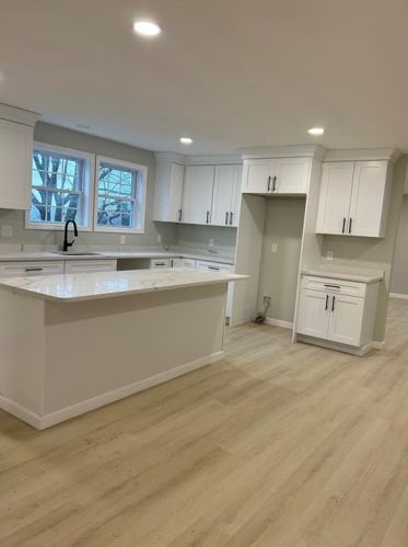 175 Cumberland St, Providence, RI 02908-1431