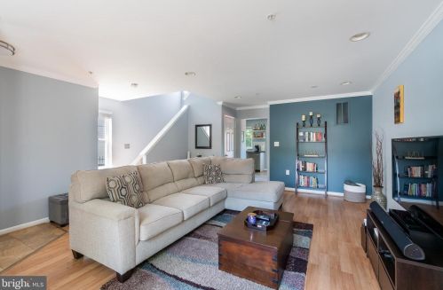 1102 Varney St, Washington, DC 20032-4372