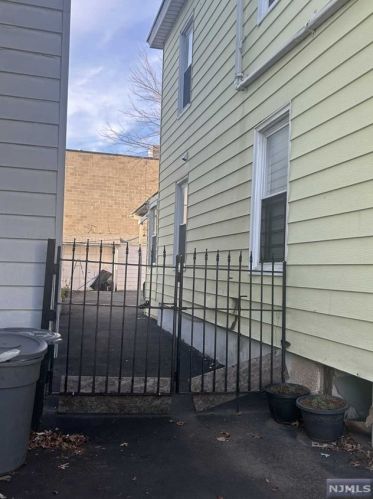 107 Gould Ave, Paterson NJ  07503-2203 exterior