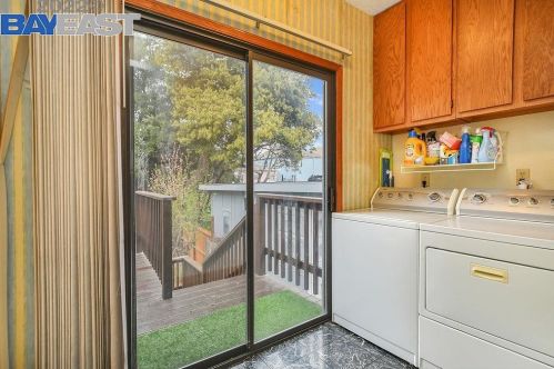 1231 Adeline St, Oakland CA 94607-2810 exterior