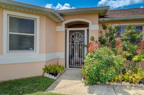 1903 Moore Ave, Lehigh Acres, FL 33972-1404