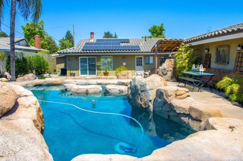 1341 Vallejo Way, Upland CA  91786-3164 exterior