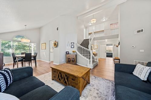 22114 Pamplico Dr, Santa Clarita CA  91350-2186 exterior