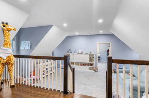 55 Chestnut St, Mount Sinai NY  11766-2326 exterior