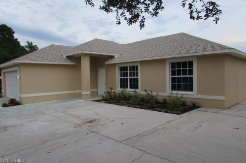 1412 Henry Ave, Lehigh Acres, FL 33972-8507