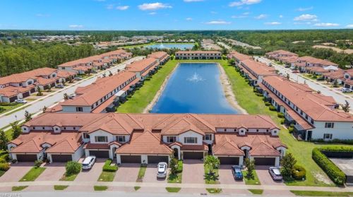 7698 Bristol Cir, Naples FL  34120-0697 exterior