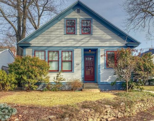 103 Summit Ave, Providence, RI 02906-2730